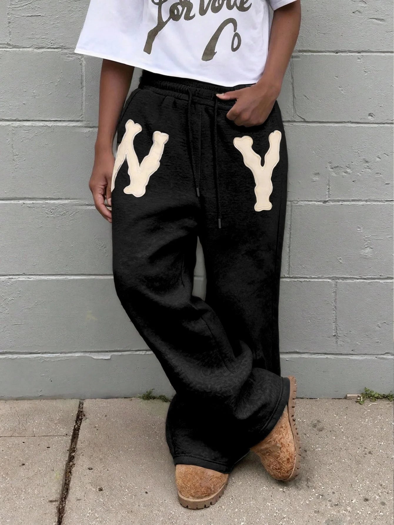 Couple Style Drawstring Sweatpants For Men With Embroidered Detailing