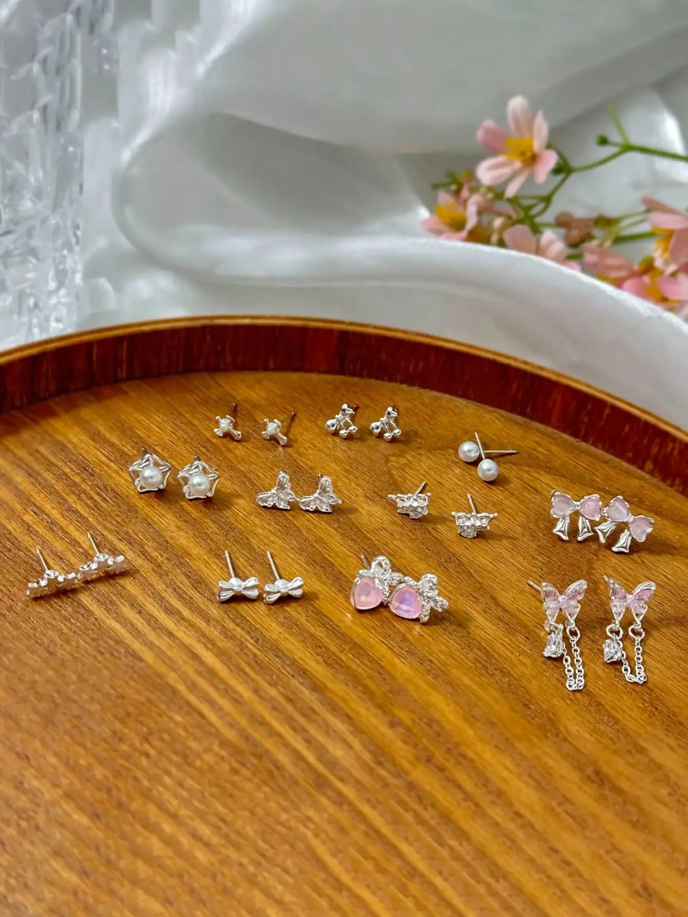 Cat Eye Stud Earrings Set With Bow And Glitter Rhinestones Zinc Alloy