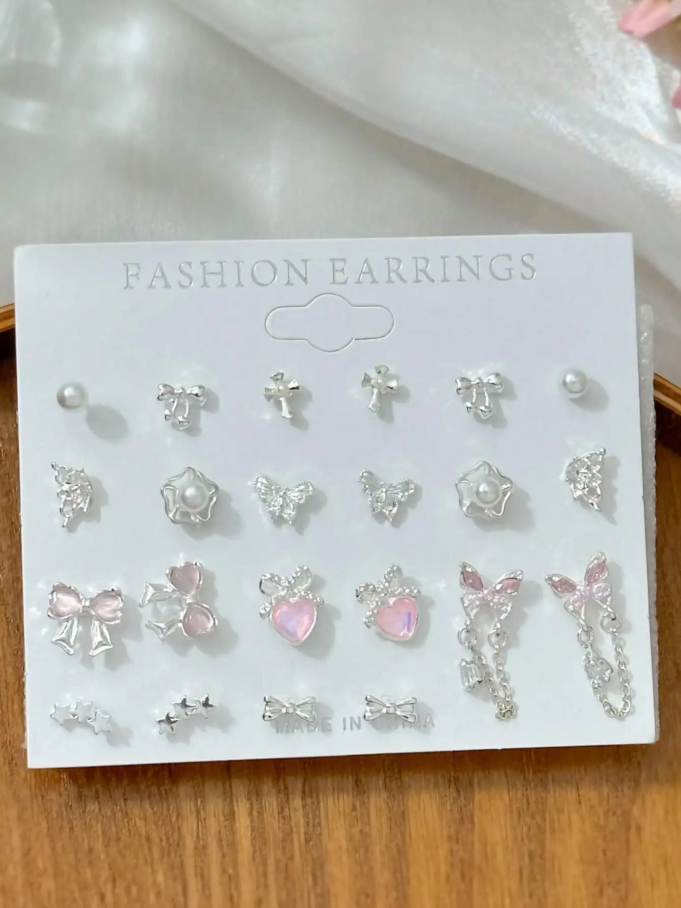 Cat Eye Stud Earrings Set With Bow And Glitter Rhinestones Zinc Alloy