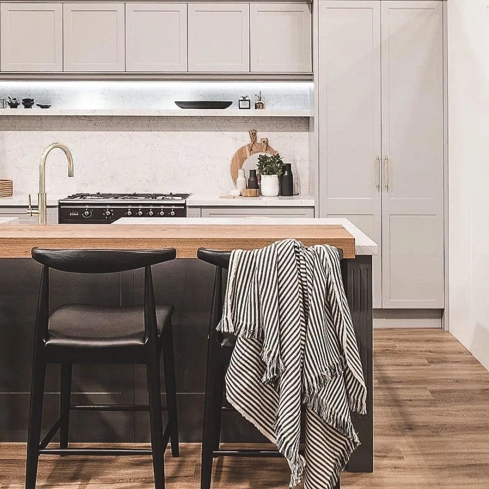 DAFIFY Solid Wood Farmhouse Counter Stools With PU Leather Cushions