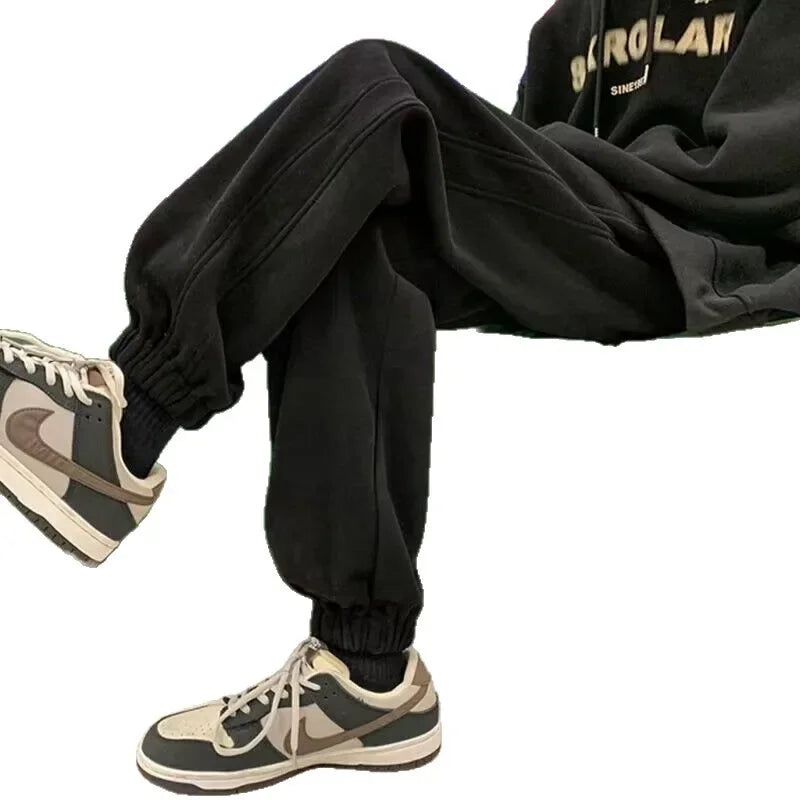 Men's Loose Fit Fleece Lined Drawstring Sweatpants for Autumn Winter