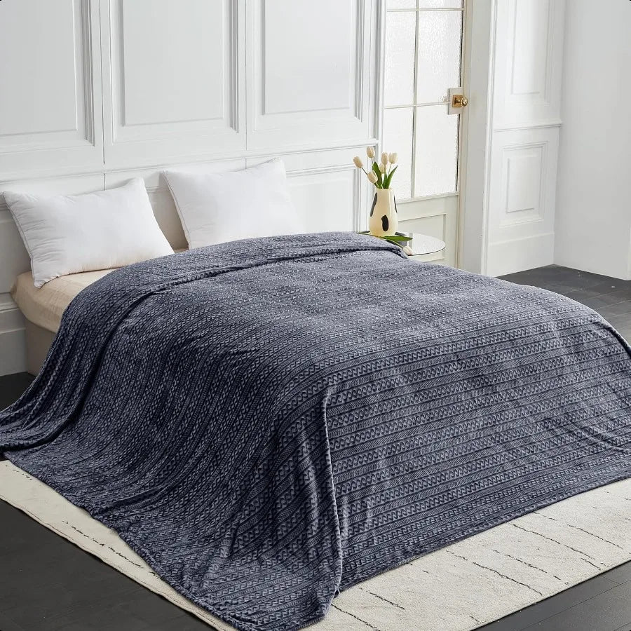 Guangdong Craft Of Weaving Coral Fleece Blanket