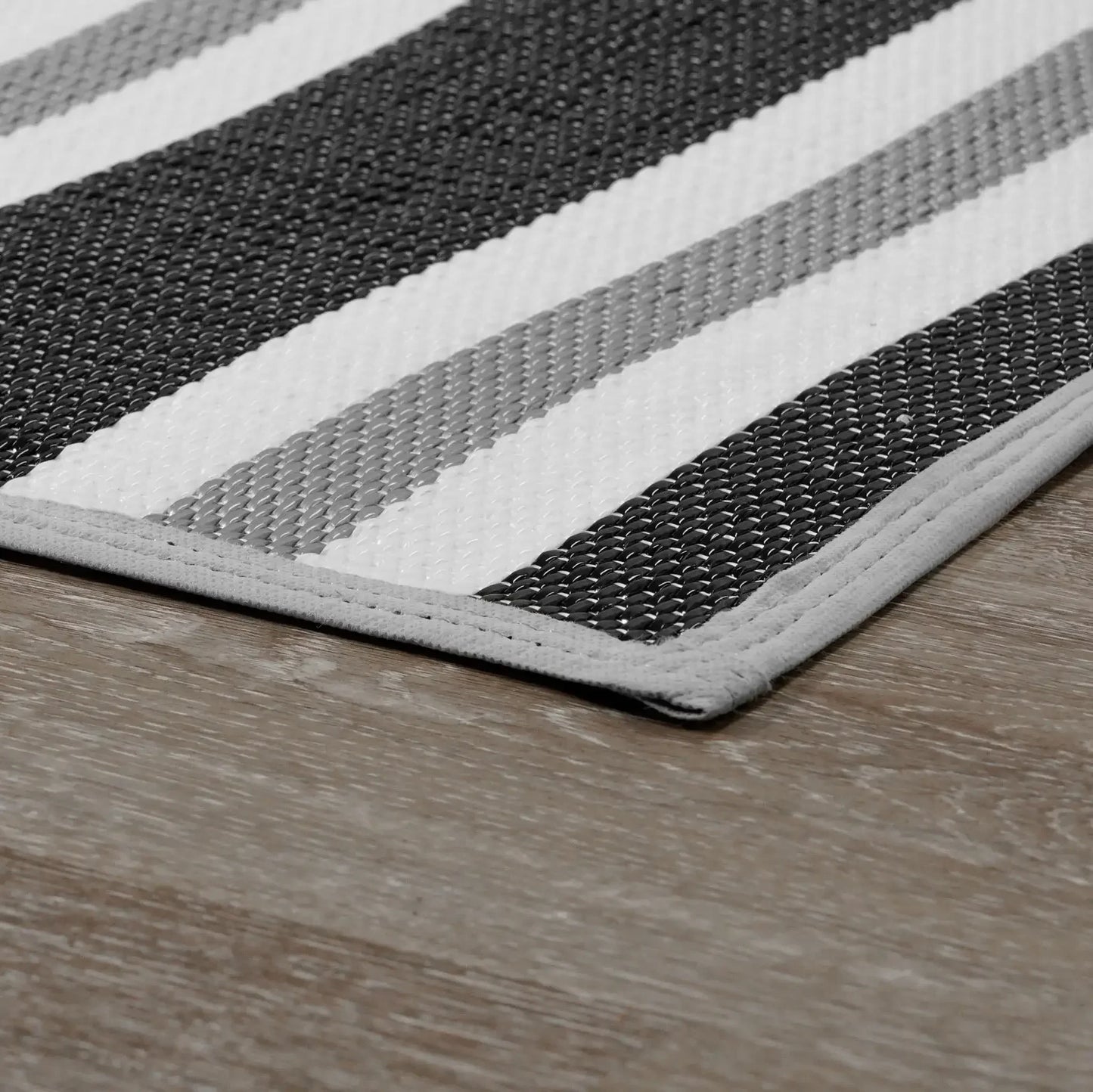 Outdoor Reversible Waterproof Rug for Patios and Campers