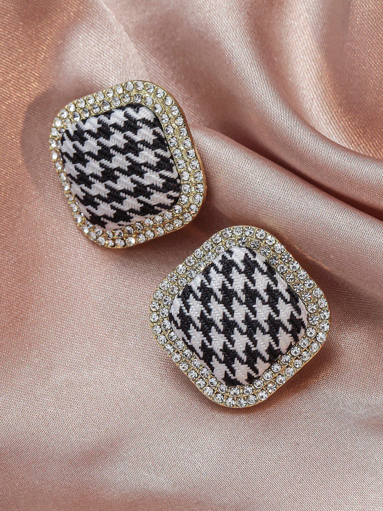 Houndstooth Stud Earrings With Rhinestone Border Gold Tone