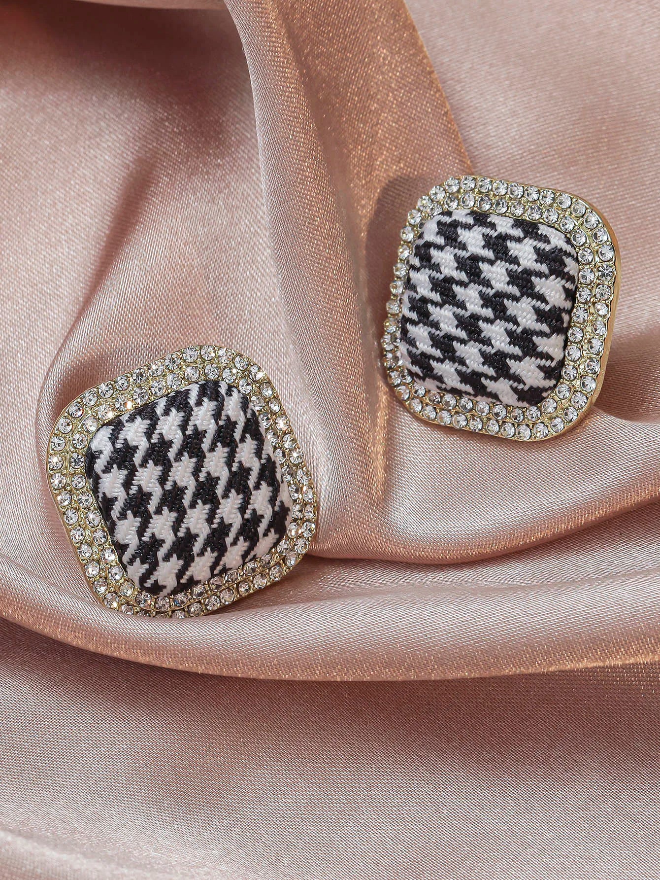 Houndstooth Stud Earrings With Rhinestone Border Gold Tone