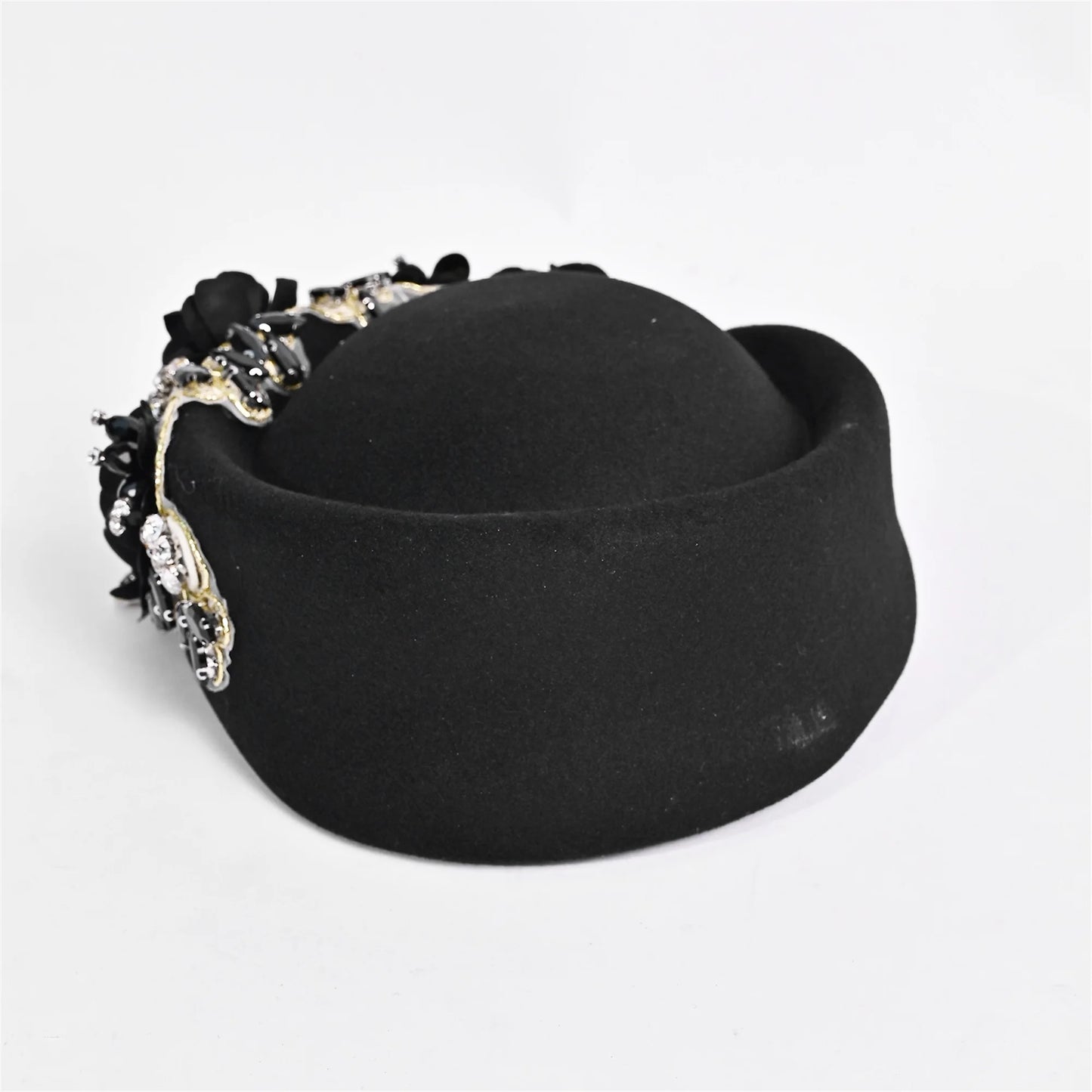 NONECN Vintage Pearl-Embellished Beret Hat for Women Classic French Style