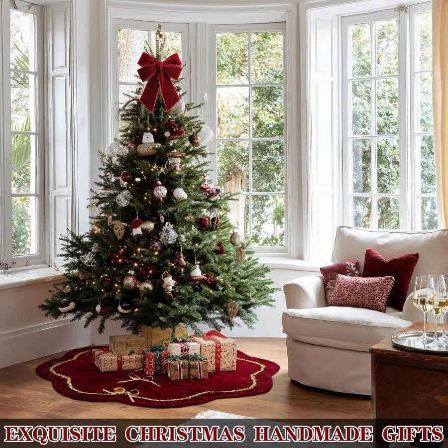 Lux Velvet Fur Scallop Christmas Tree Skirt With Gold Trim