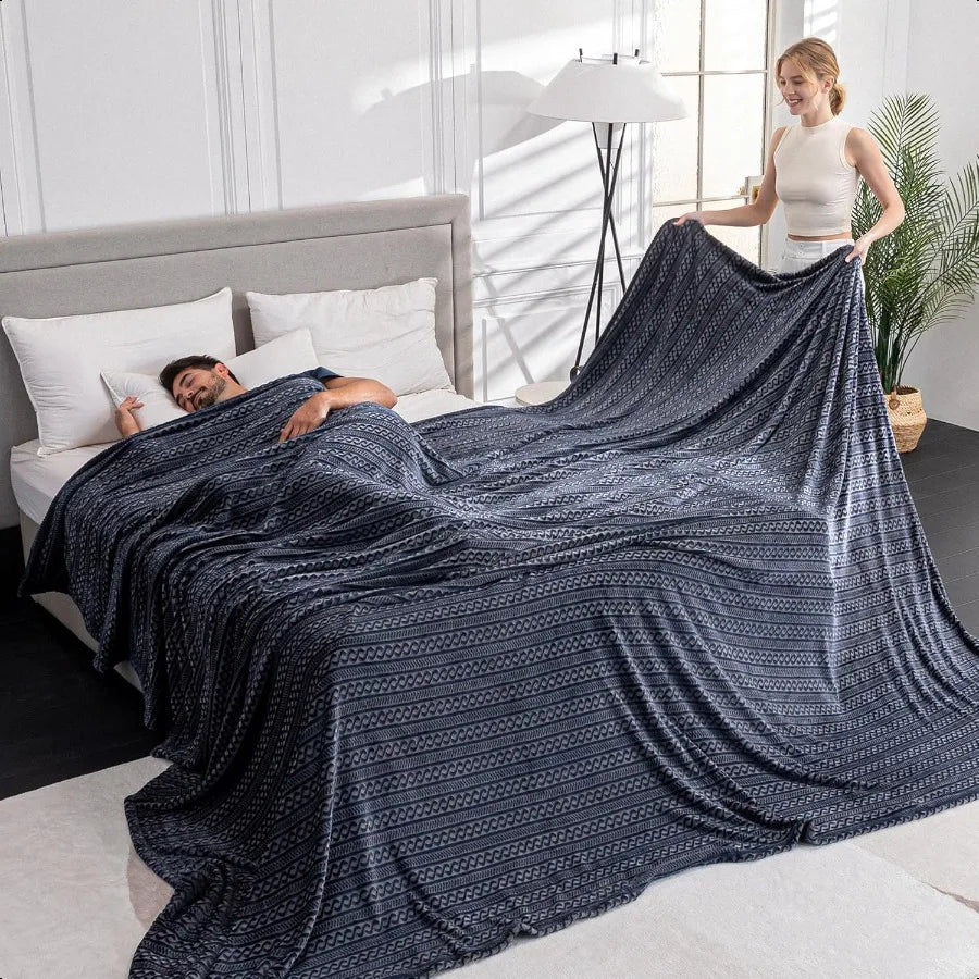 Guangdong Craft Of Weaving Coral Fleece Blanket