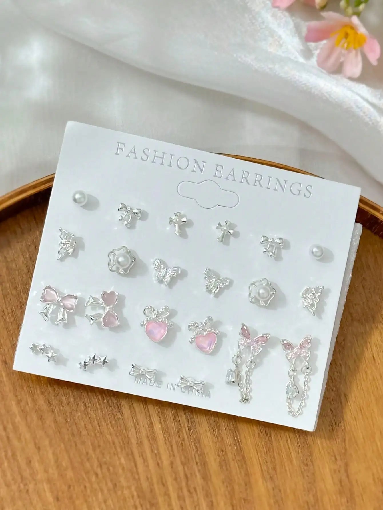 Cat Eye Stud Earrings Set With Bow And Glitter Rhinestones Zinc Alloy