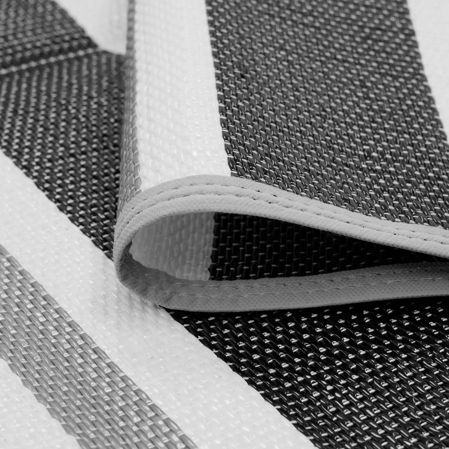 Outdoor Reversible Waterproof Rug for Patios and Campers