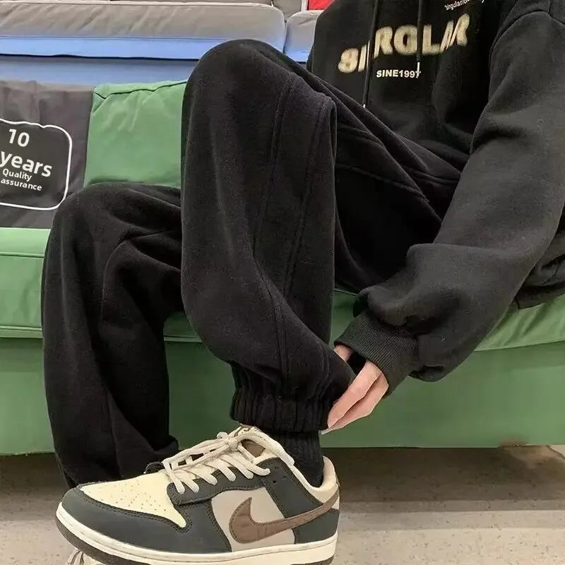 Men's Loose Fit Fleece Lined Drawstring Sweatpants for Autumn Winter