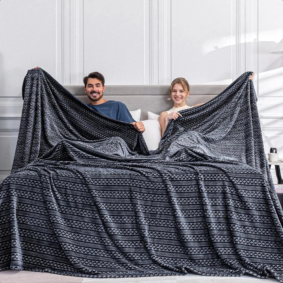 Guangdong Craft Of Weaving Coral Fleece Blanket